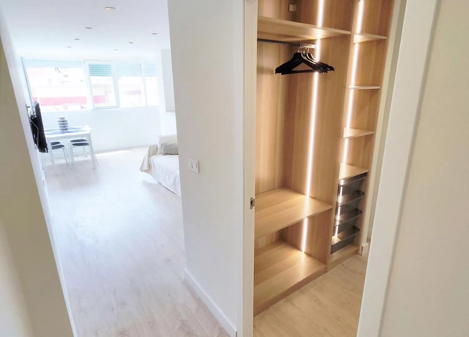 Aljarafe Central Square - By Pro Apartments San Juan de Aznalfarache 0*,